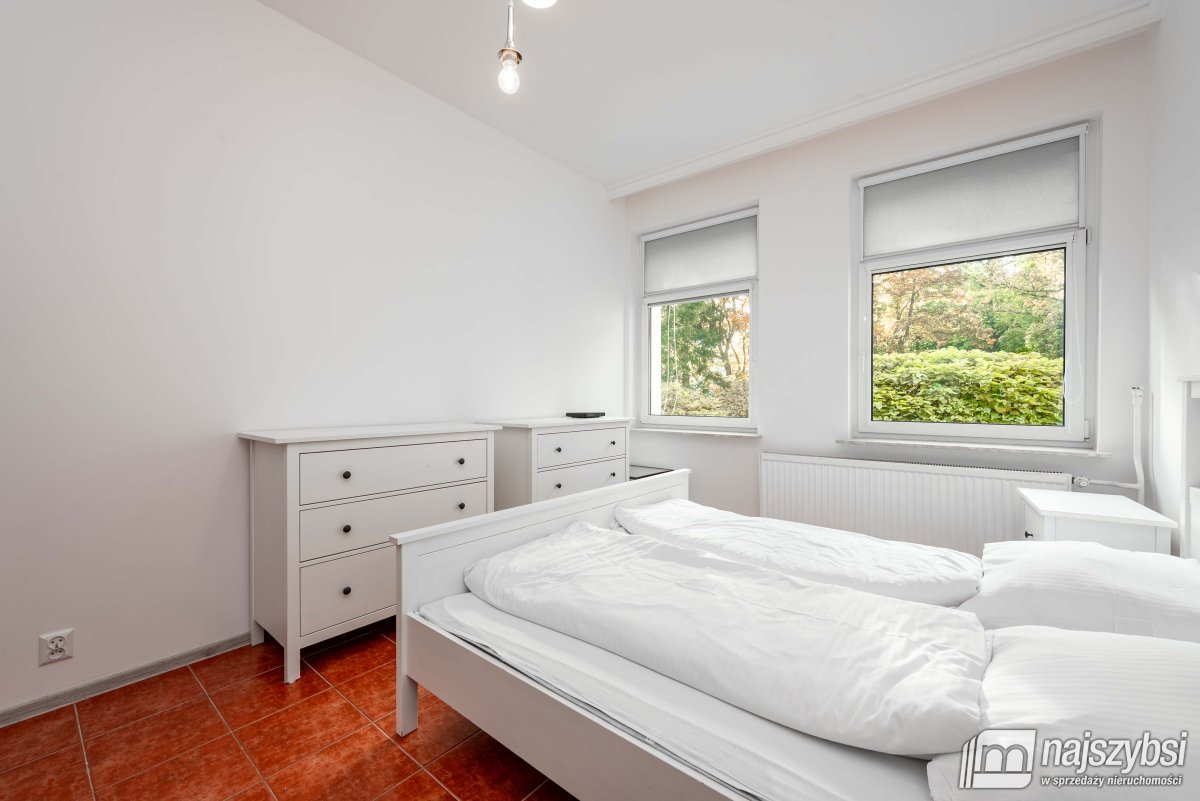 KOŁOBRZEG-PRZESTRONNE MIESZKANIE 82 M2 W PODCZELU (8)