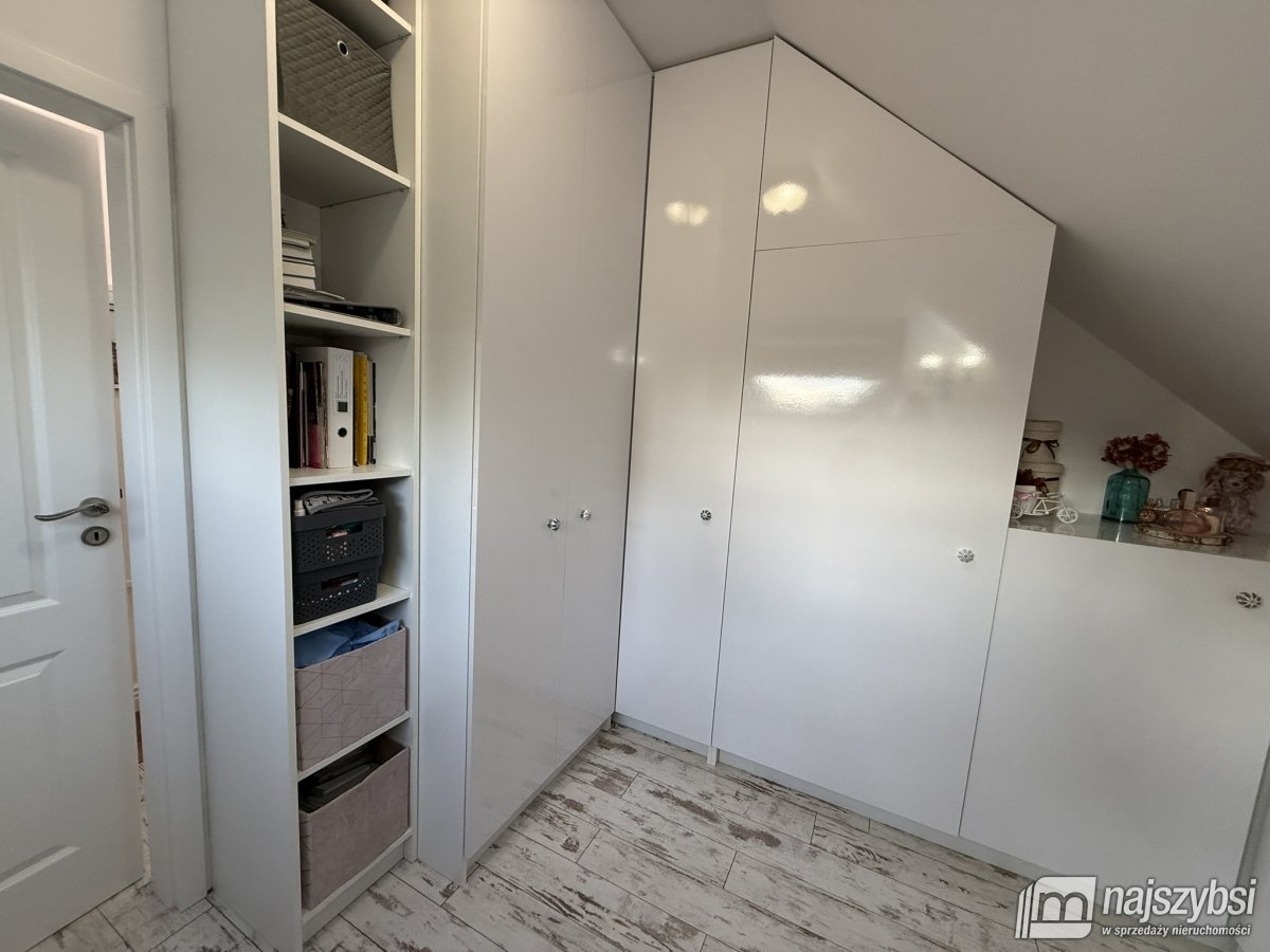 Nowogard - dom z dwoma mieszkaniami blisko centrum (12)