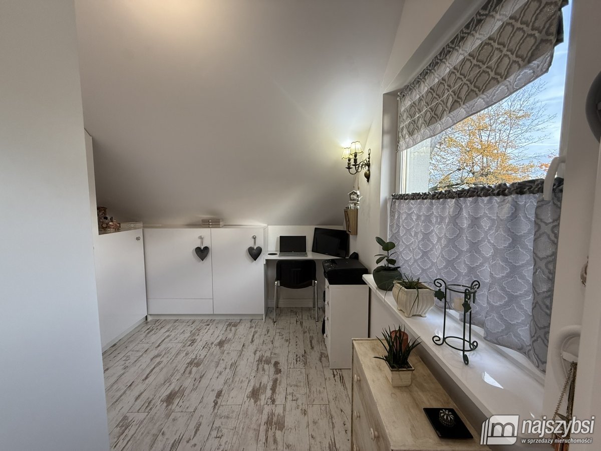 Nowogard - dom z dwoma mieszkaniami blisko centrum (13)