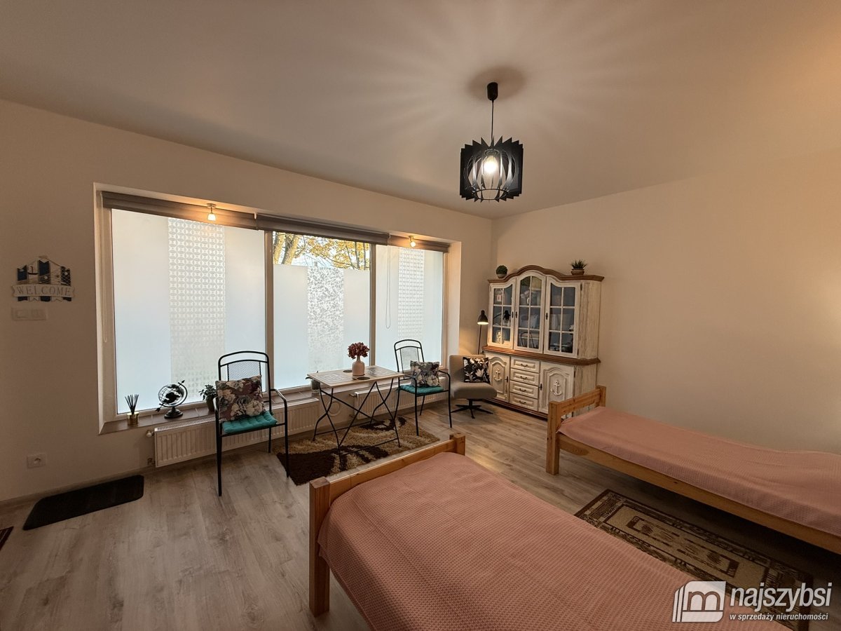 Nowogard - dom z dwoma mieszkaniami blisko centrum (16)