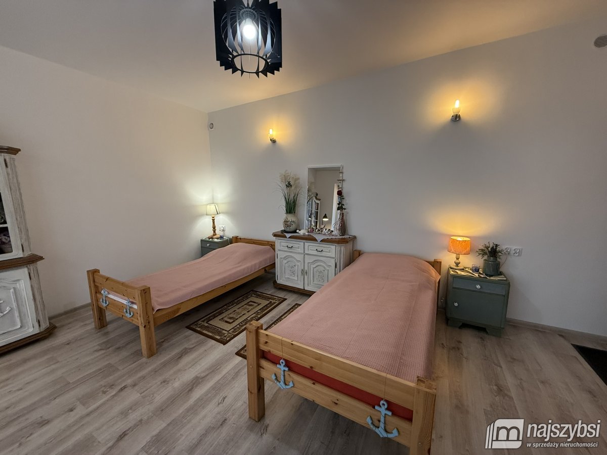 Nowogard - dom z dwoma mieszkaniami blisko centrum (18)