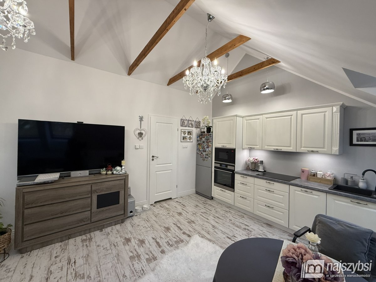 Nowogard - dom z dwoma mieszkaniami blisko centrum (2)