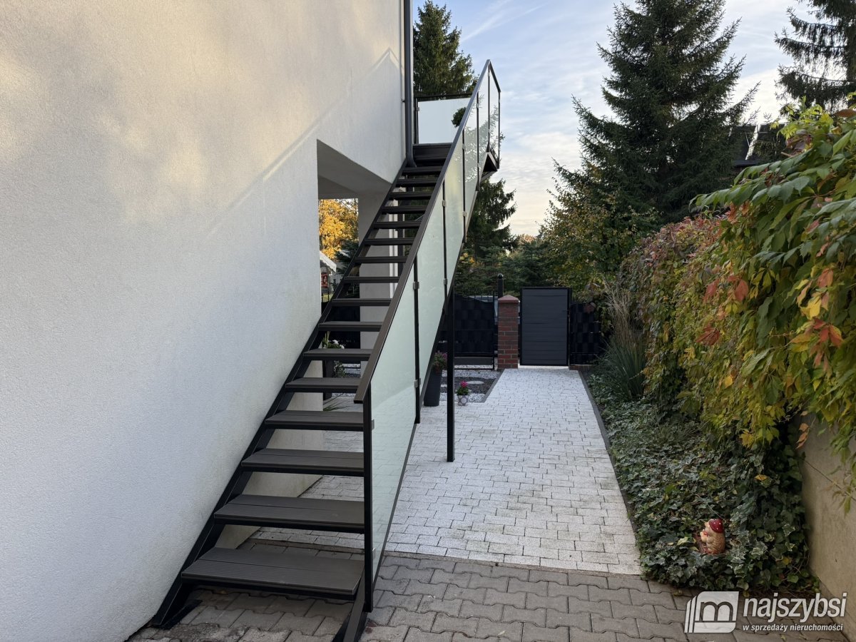 Nowogard - dom z dwoma mieszkaniami blisko centrum (25)