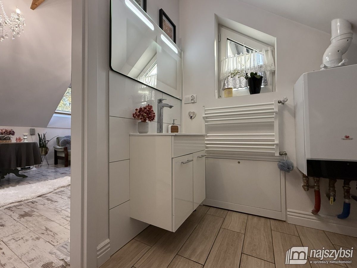 Nowogard - dom z dwoma mieszkaniami blisko centrum (7)