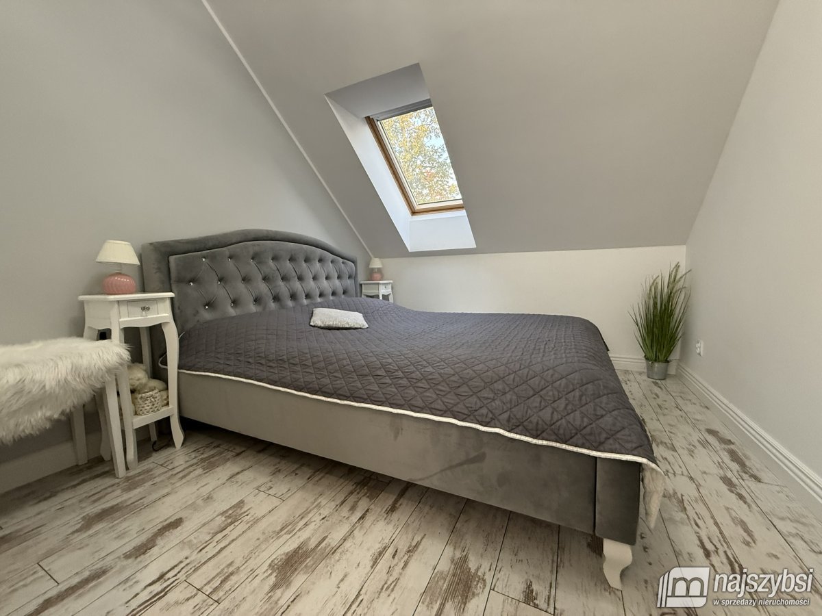 Nowogard - dom z dwoma mieszkaniami blisko centrum (8)