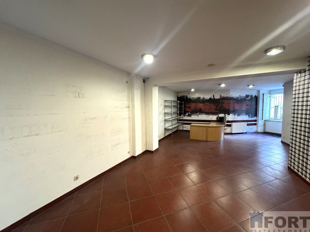 Na sprzedaż -lokal użytkowy przy Placu Kościuszki (4)