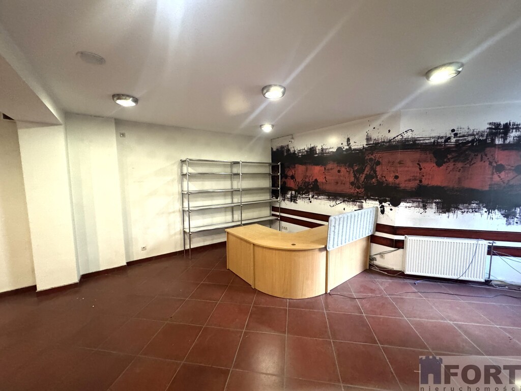 Na sprzedaż -lokal użytkowy przy Placu Kościuszki (6)
