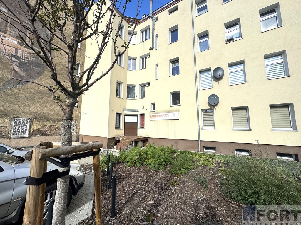 Na sprzedaż -lokal użytkowy przy Placu Kościuszki (1)