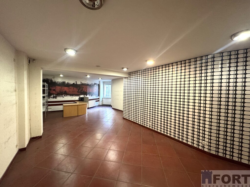 Na sprzedaż -lokal użytkowy przy Placu Kościuszki (5)