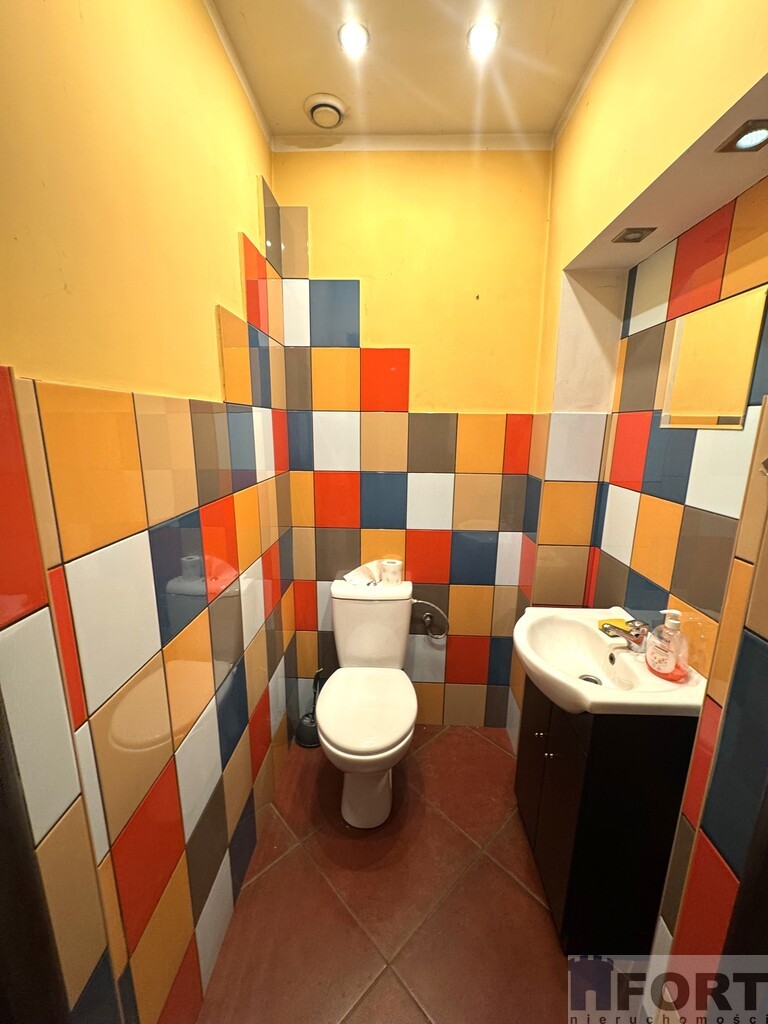 Na sprzedaż -lokal użytkowy przy Placu Kościuszki (9)