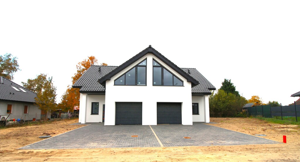 Nowoczesny bliźniak w Kobylance (1)