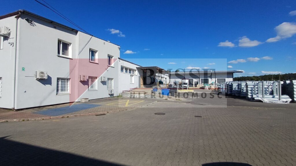 Do wynajęcia plac komercyjny 3100 m² z biurem (2)