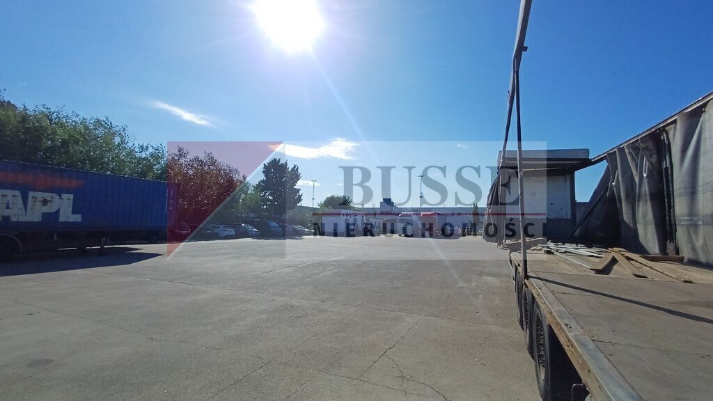 Do wynajęcia plac komercyjny 3100 m² z biurem (3)