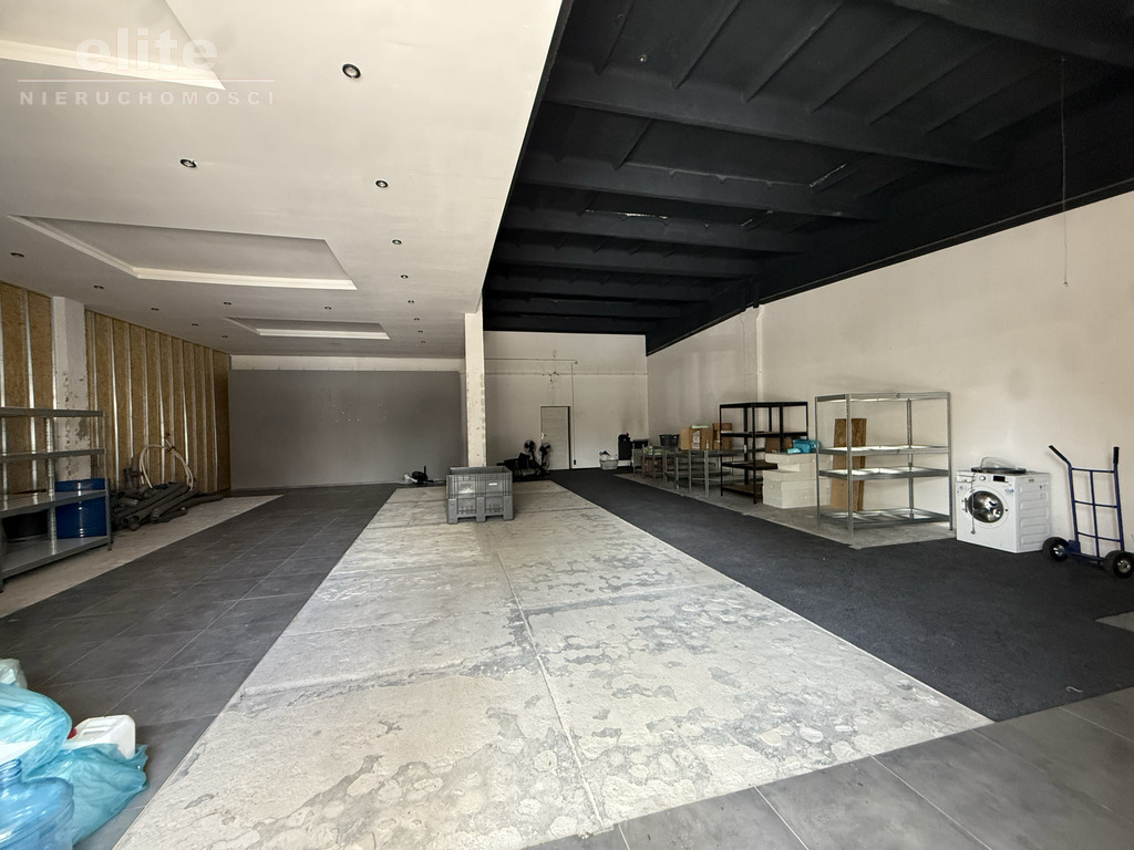 Budynek handlowo-usługowy w Drawsku Pomorskim (3)