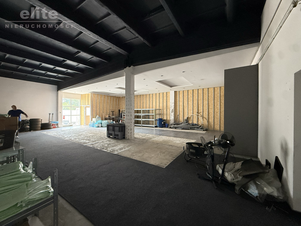 Budynek handlowo-usługowy w Drawsku Pomorskim (5)