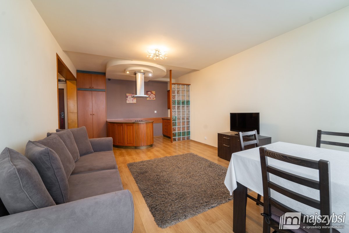 Kołobrzeg–przestronne2pok. mieszkanie 1km do morza (13)