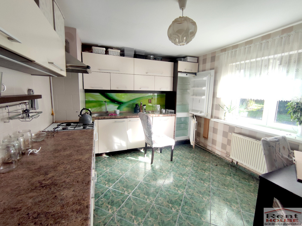 Wolnostojący dom, 3 mieszkania 2 pok, do remontu (16)