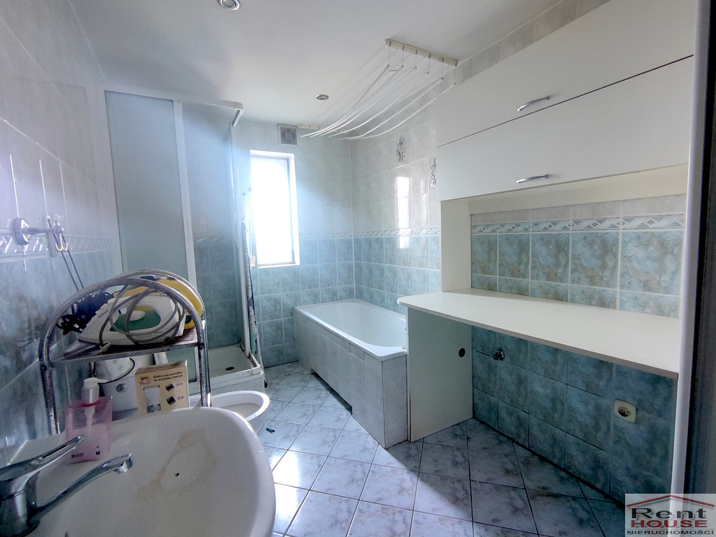 Wolnostojący dom, 3 mieszkania 2 pok, do remontu (18)