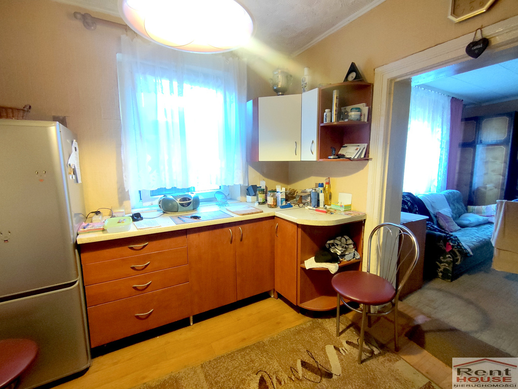 Wolnostojący dom, 3 mieszkania 2 pok, do remontu (25)