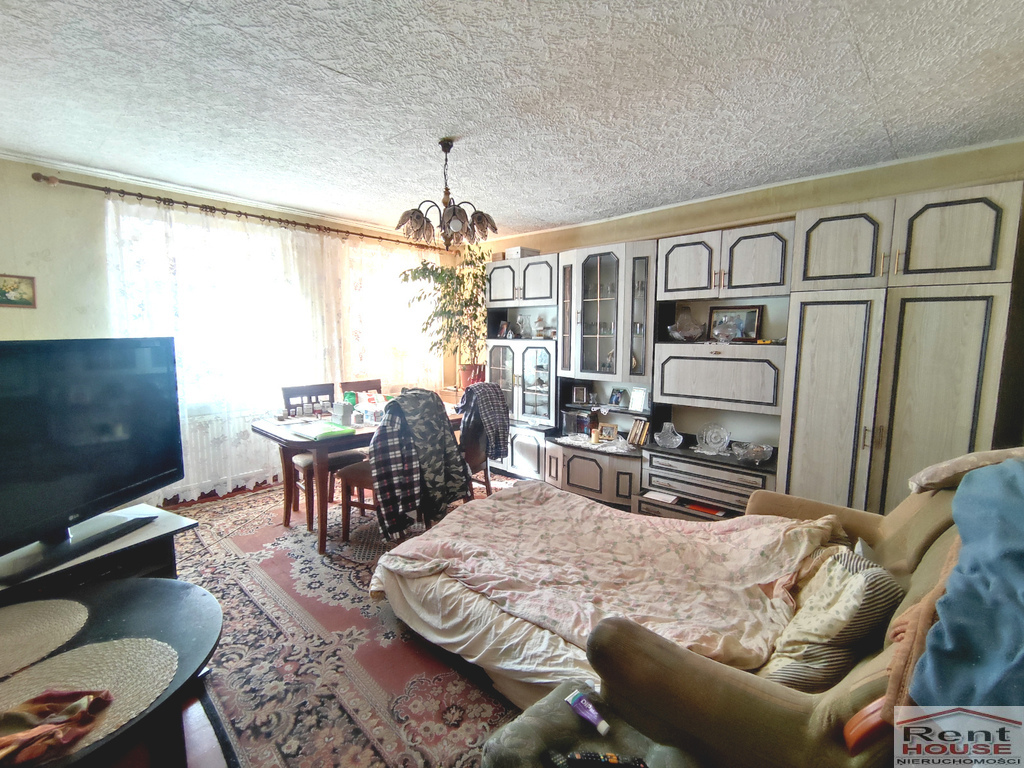 Wolnostojący dom, 3 mieszkania 2 pok, do remontu (21)