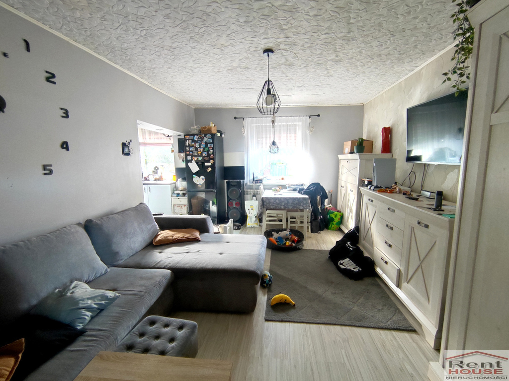 Wolnostojący dom, 3 mieszkania 2 pok, do remontu (3)