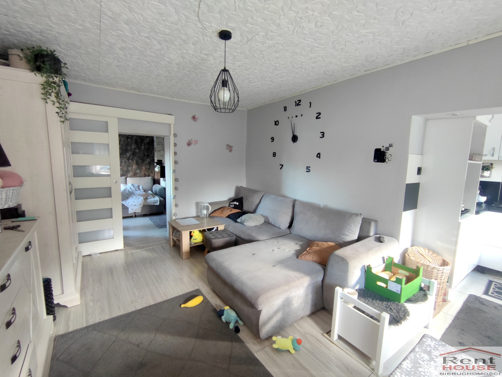 Wolnostojący dom, 3 mieszkania 2 pok, do remontu (4)