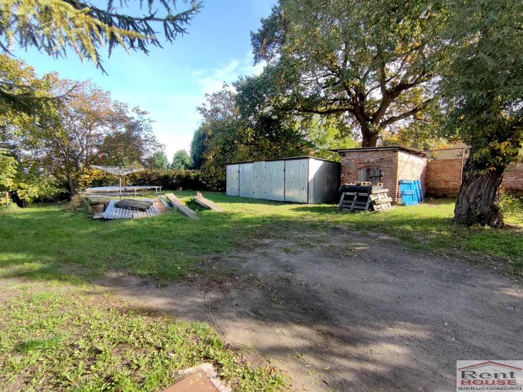 Wolnostojący dom, 3 mieszkania 2 pok, do remontu (27)