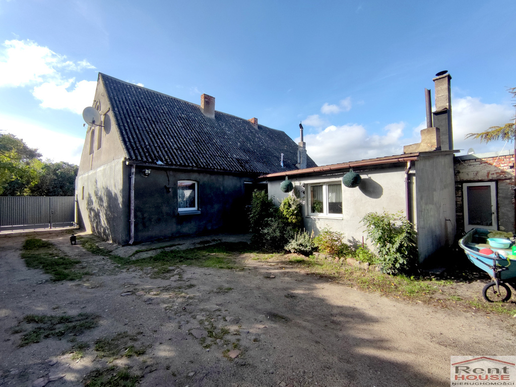 Wolnostojący dom, 3 mieszkania 2 pok, do remontu (30)