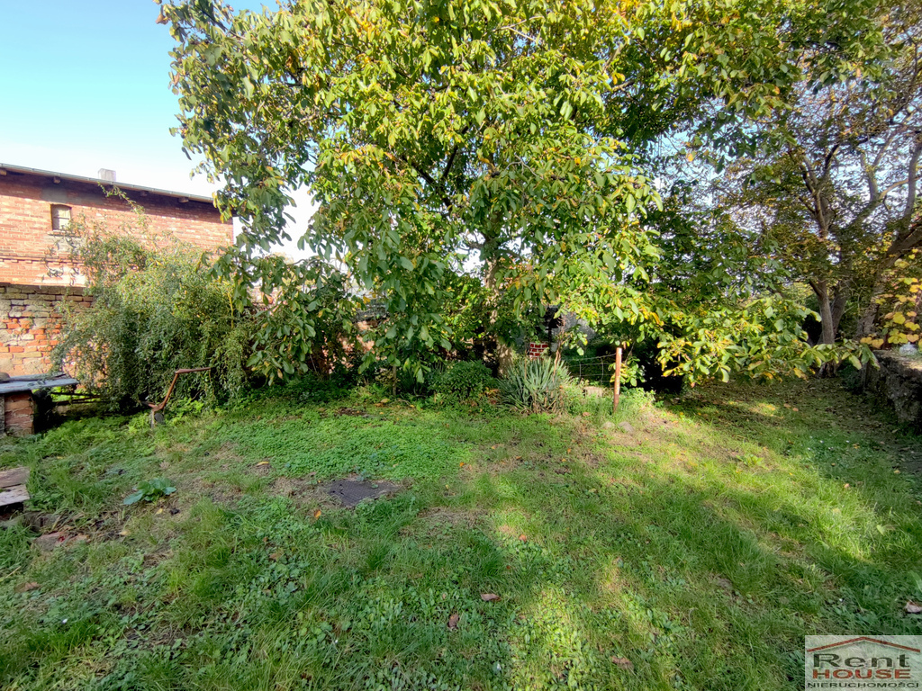 Wolnostojący dom, 3 mieszkania 2 pok, do remontu (28)