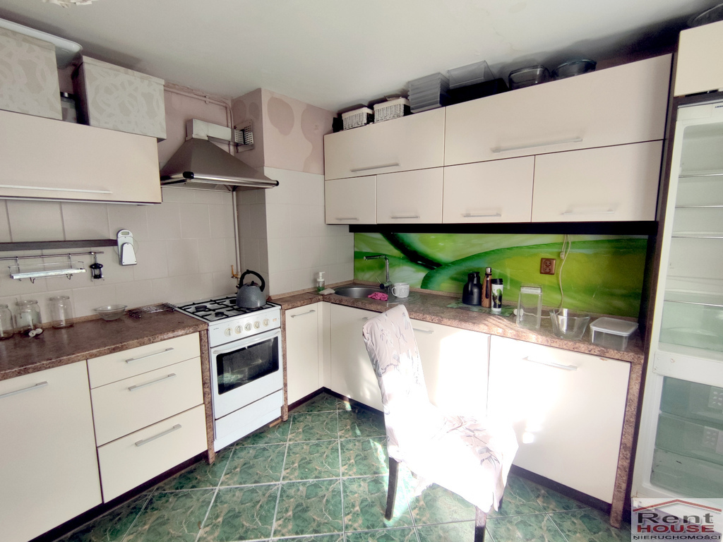 Wolnostojący dom, 3 mieszkania 2 pok, do remontu (15)