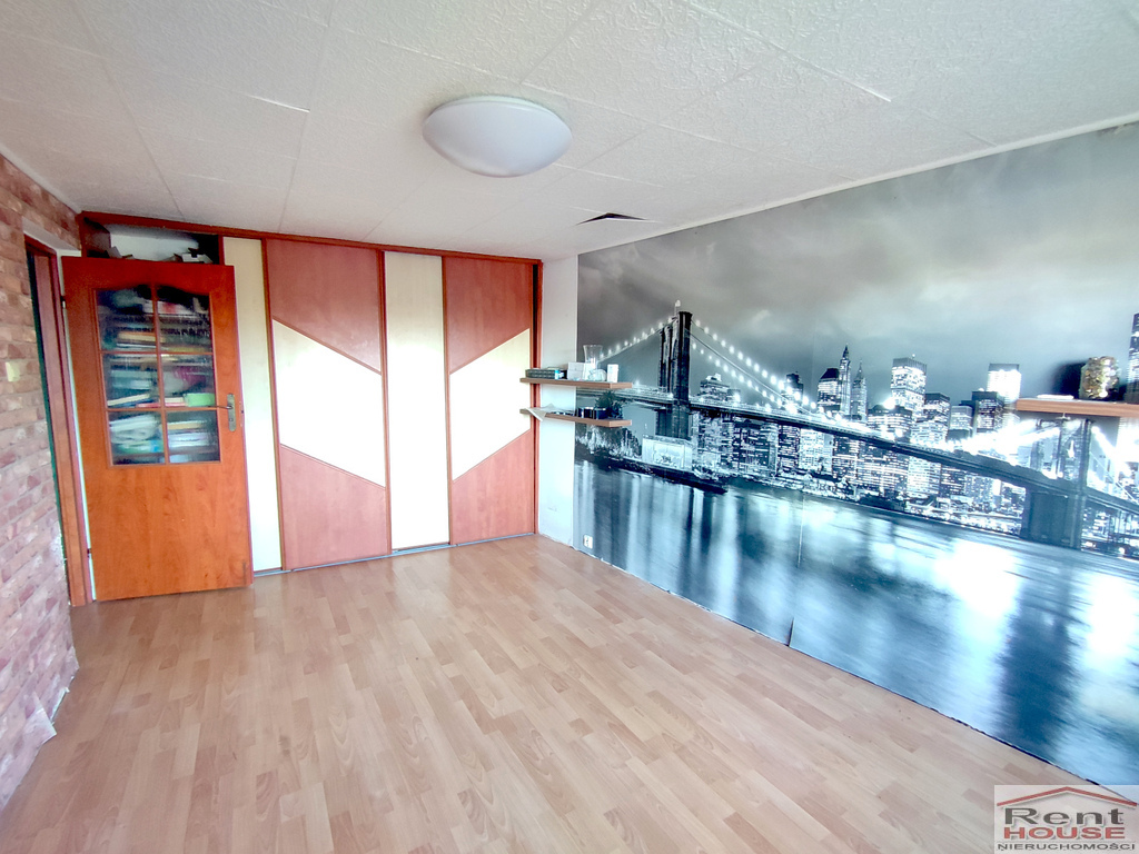 Wolnostojący dom, 3 mieszkania 2 pok, do remontu (9)