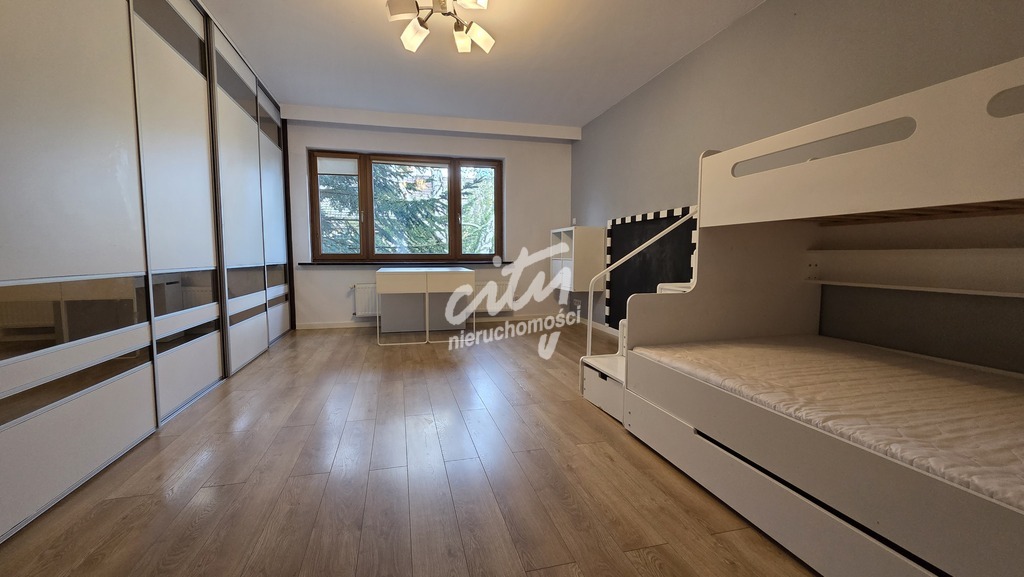 Pogodno! 3 pokoje|osobna kuchania|2 garaże|piwnica (5)