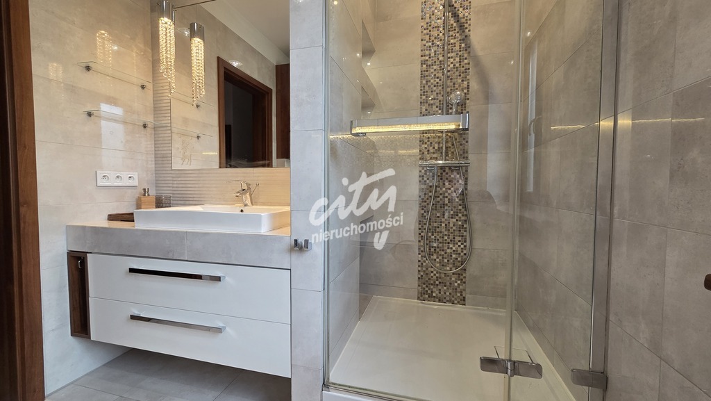 Pogodno! 3 pokoje|osobna kuchania|2 garaże|piwnica (11)