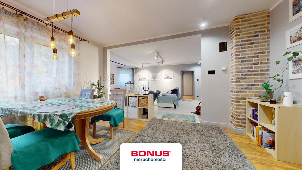 Atrakcyjne piętro domu z ogrodem i dwoma garażami. (4)