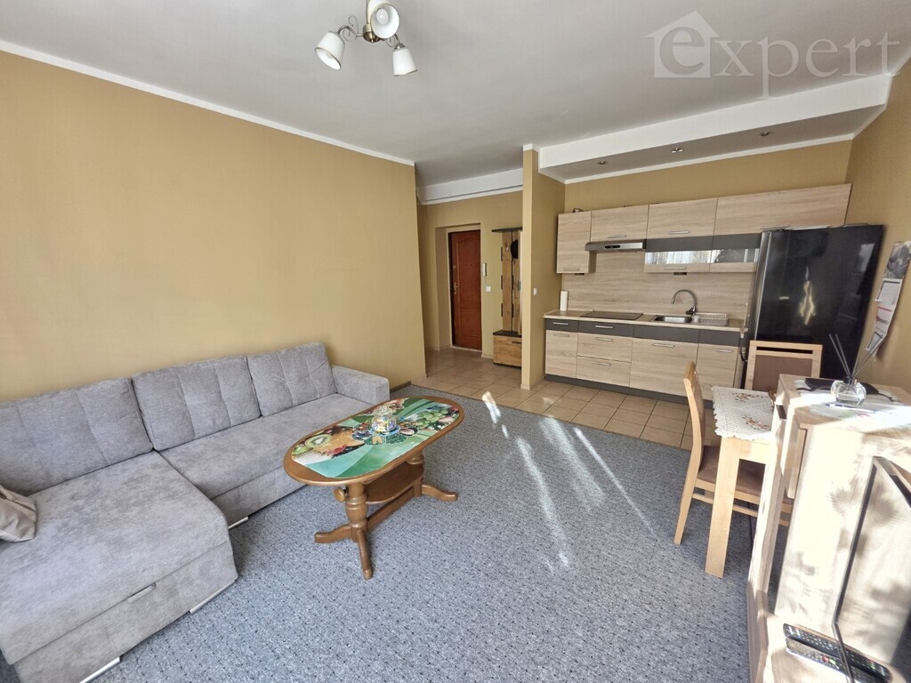 Pierwsze piętro, balkon - dwa pokoje na Krótkiej:) (1)