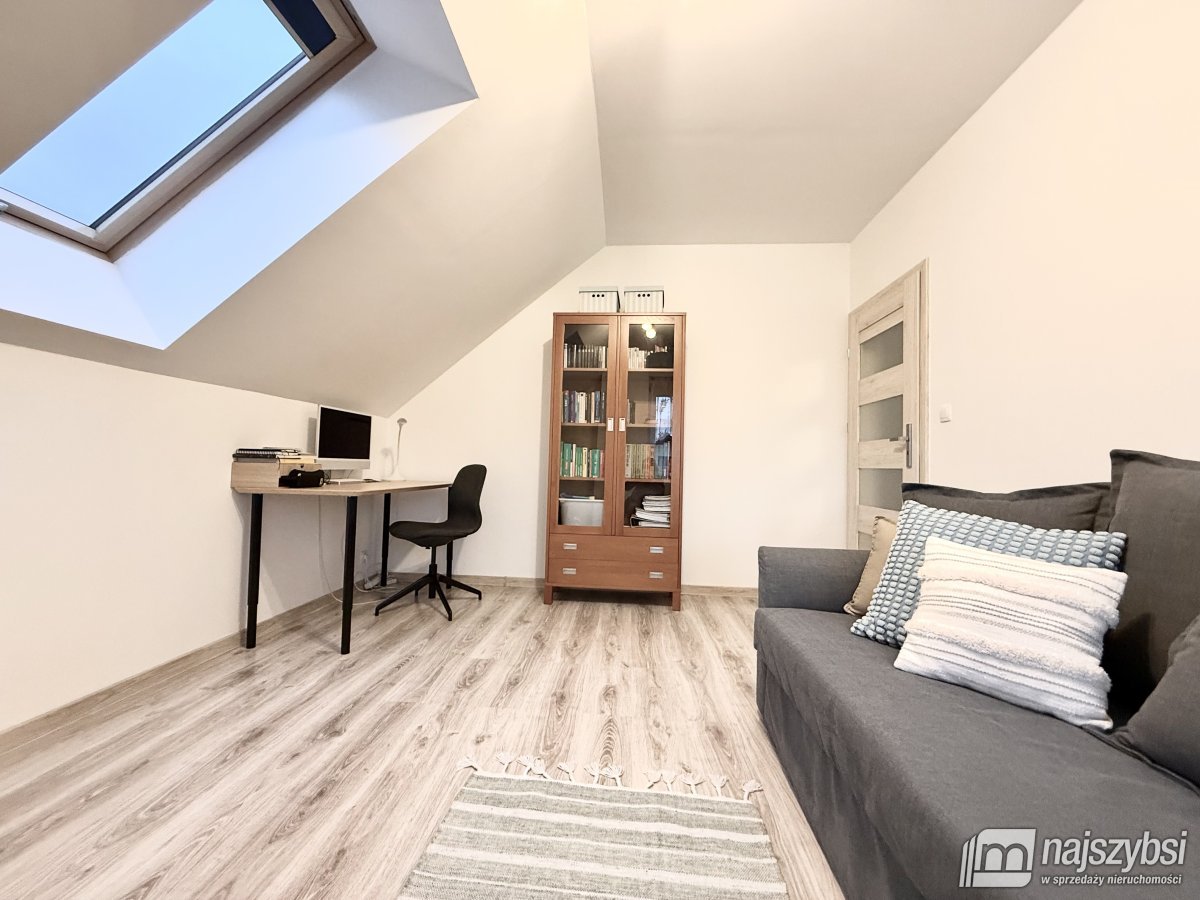 Zaleszczyce - piękny dom wolnostojący
 (16)