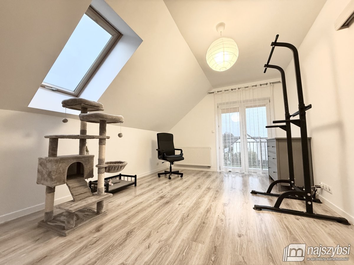 Zaleszczyce - piękny dom wolnostojący
 (19)