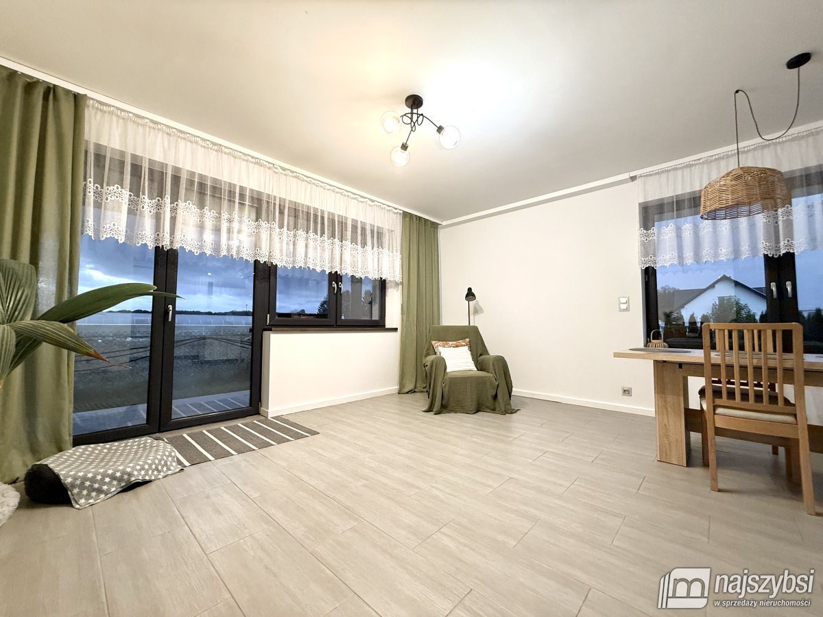 Zaleszczyce - piękny dom wolnostojący
 (8)