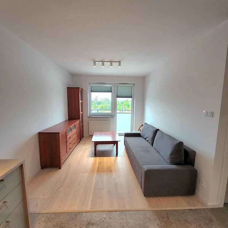 Komfortowe 2 pokoje z balkonem i garażem. (2)