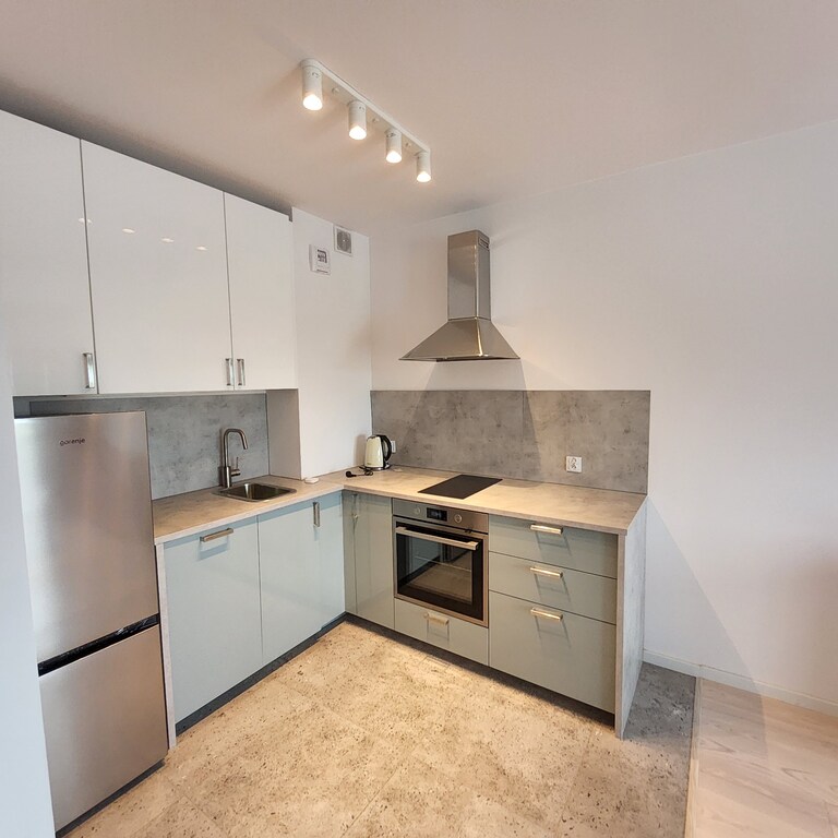 Komfortowe 2 pokoje z balkonem i garażem. (4)