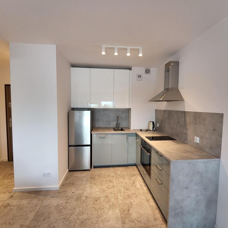 Komfortowe 2 pokoje z balkonem i garażem. (3)