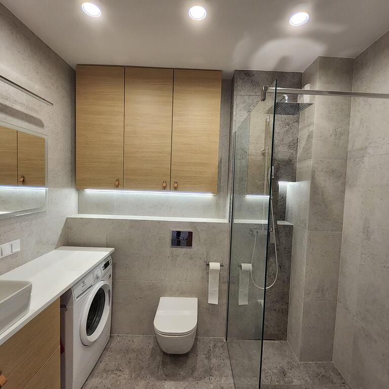 Komfortowe 2 pokoje z balkonem i garażem. (7)