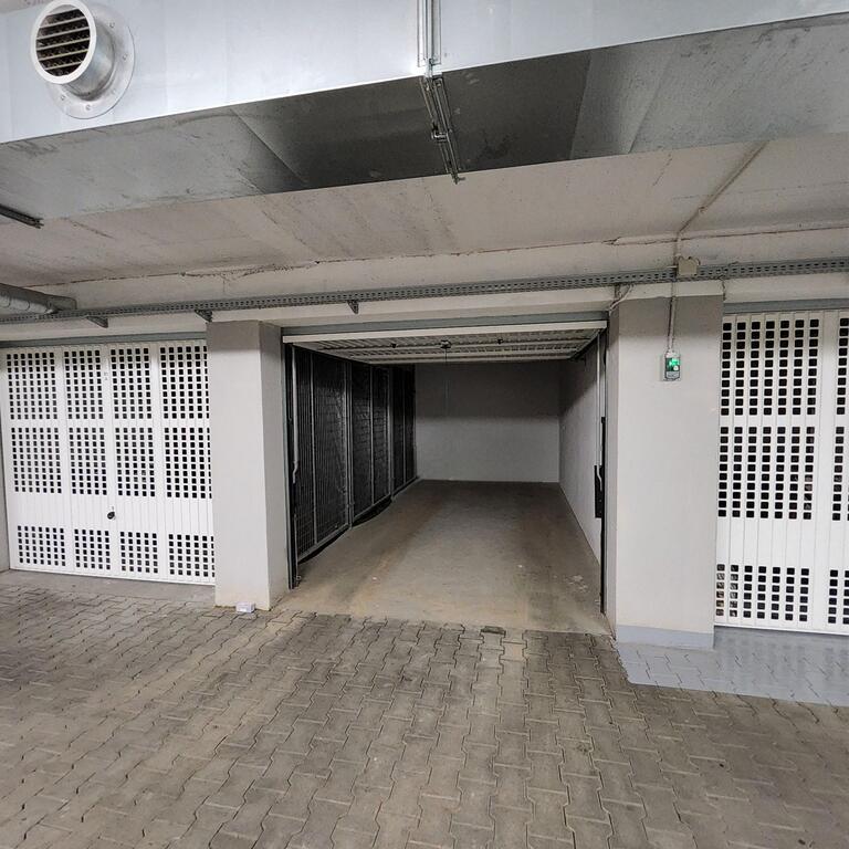 Komfortowe 2 pokoje z balkonem i garażem. (10)