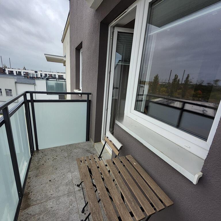 Komfortowe 2 pokoje z balkonem i garażem. (9)