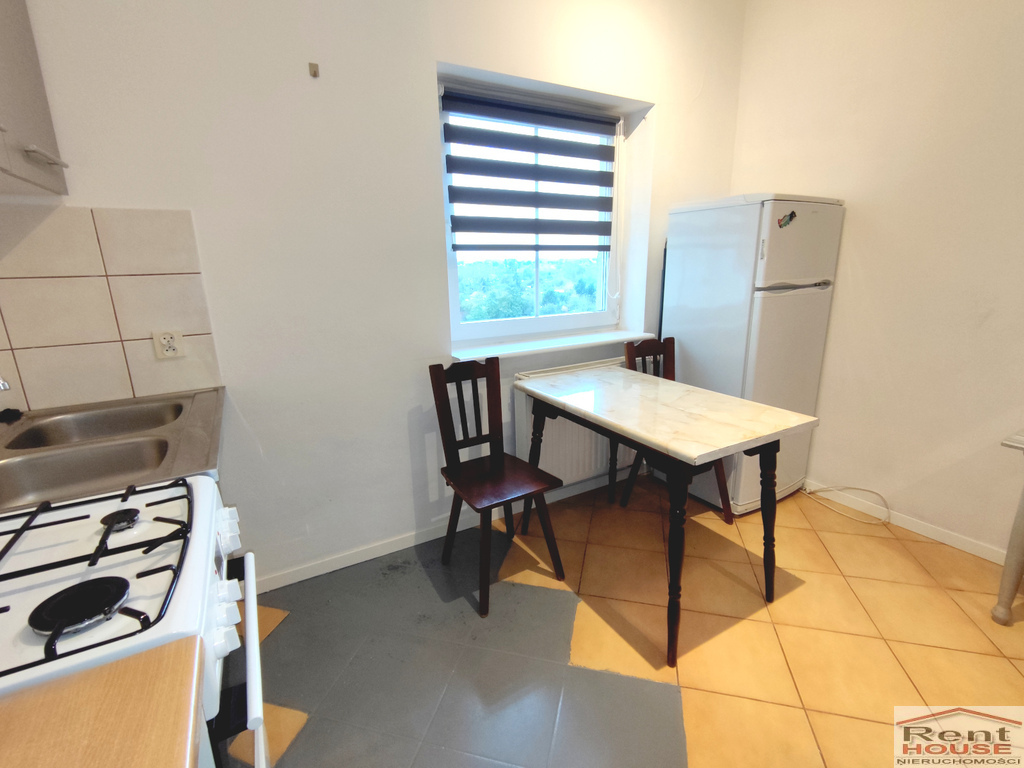 Przestronna kawalerka, osobna kuchnia (7)