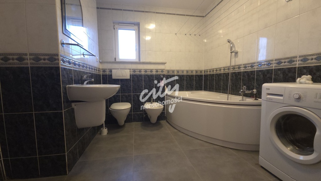 Przestronne, 2-poziomowe mieszkanie 4-pokojowe (9)