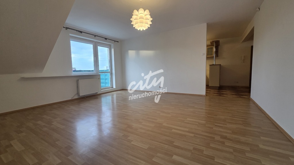 Przestronne, 2-poziomowe mieszkanie 4-pokojowe (1)