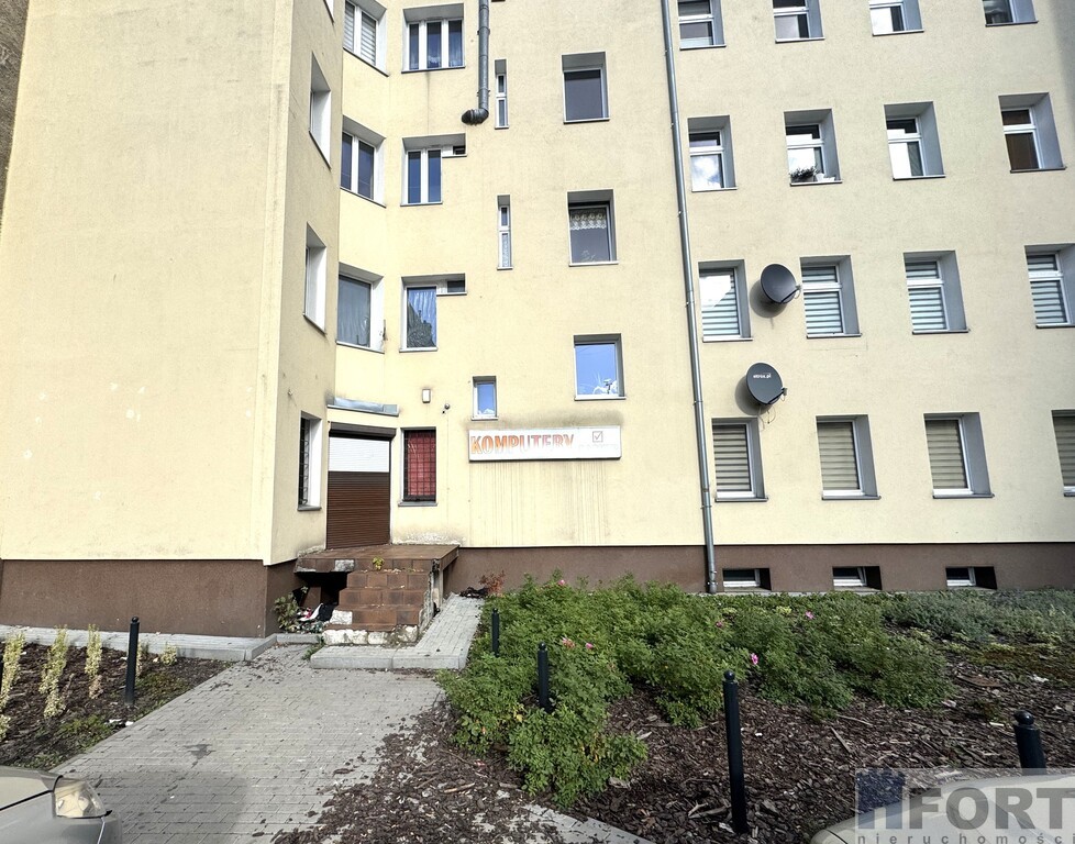 Na sprzedaż 2 kawalerki połączone w jeden lokal ! (2)