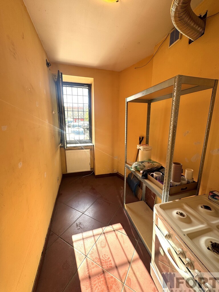 Na sprzedaż 2 kawalerki połączone w jeden lokal ! (9)