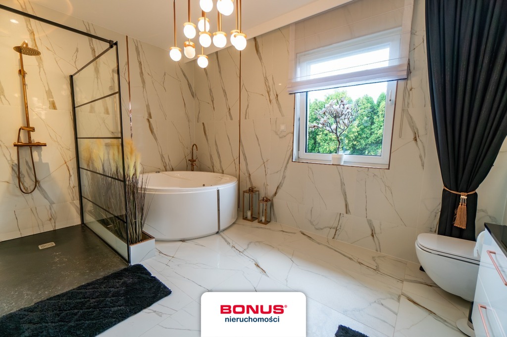 Luksusowy dom parterowy z basenem. (9)